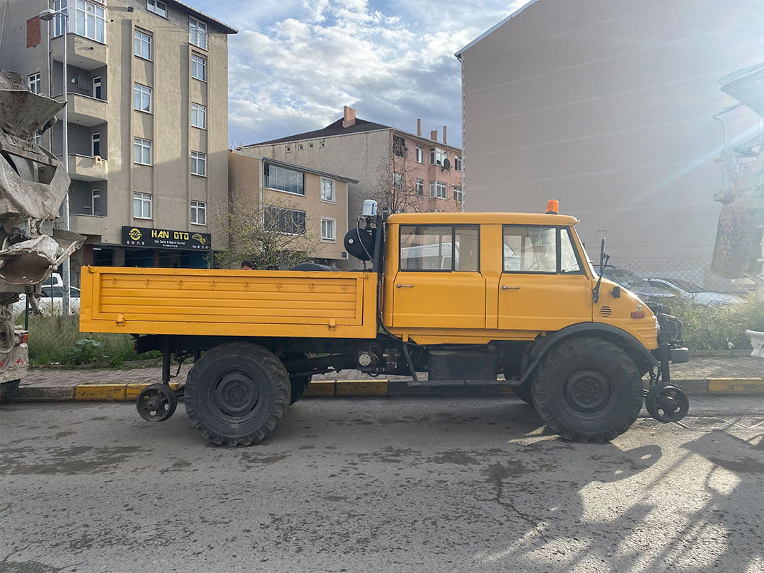 Ray tekerlekli çift kabin Unimog