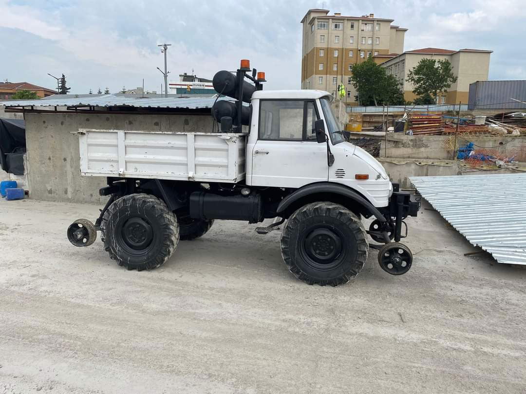 Ray tekerlekli Unimog